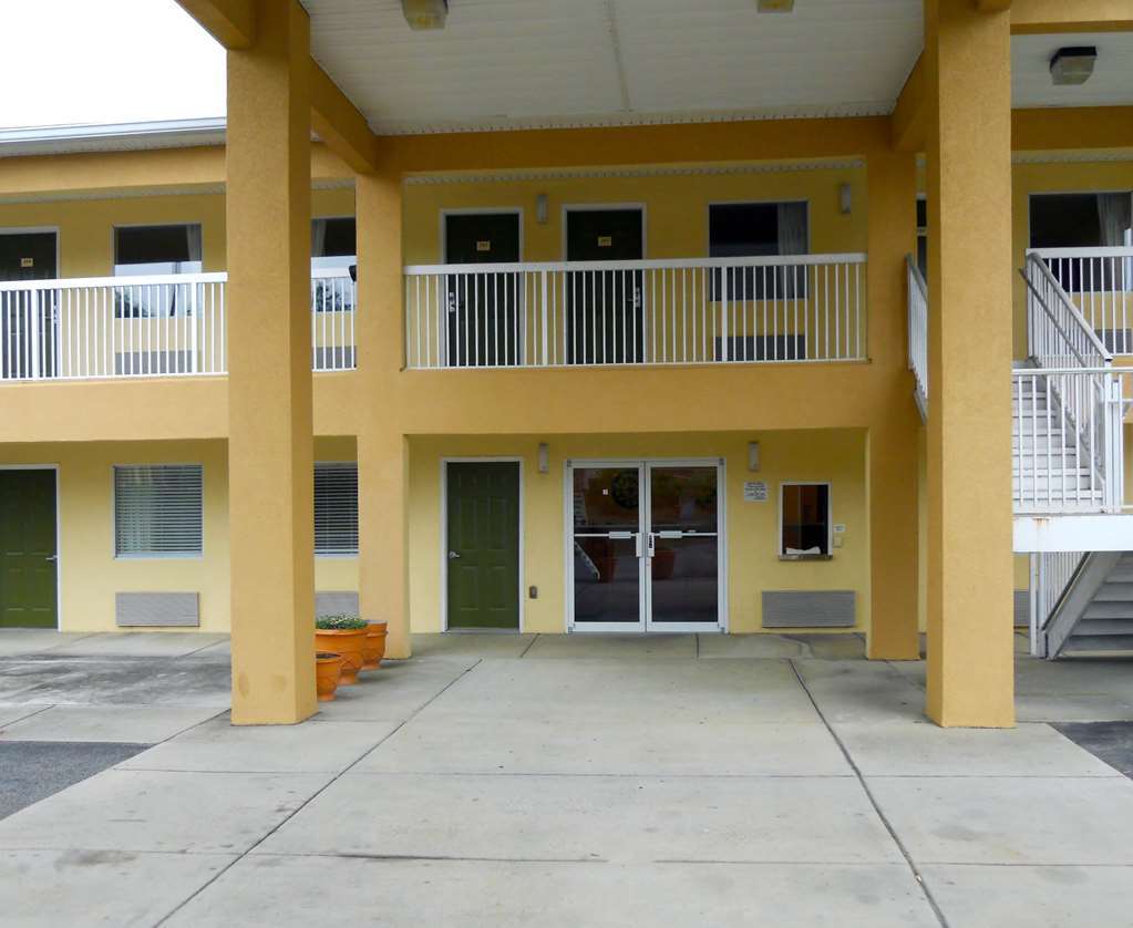 Red Roof Inn Valdosta - University Exterior photo